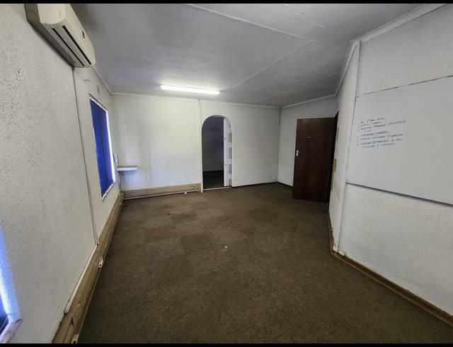 2,400M² WAREHOUSE TO LET IN WADEVILLE